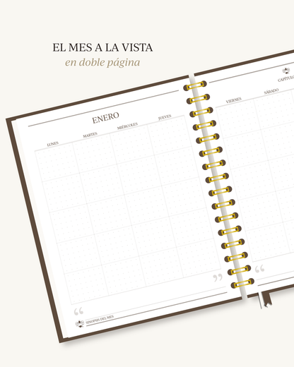 Calendario mensual a doble página en la agenda personalizada 2027 Luciérnaga
